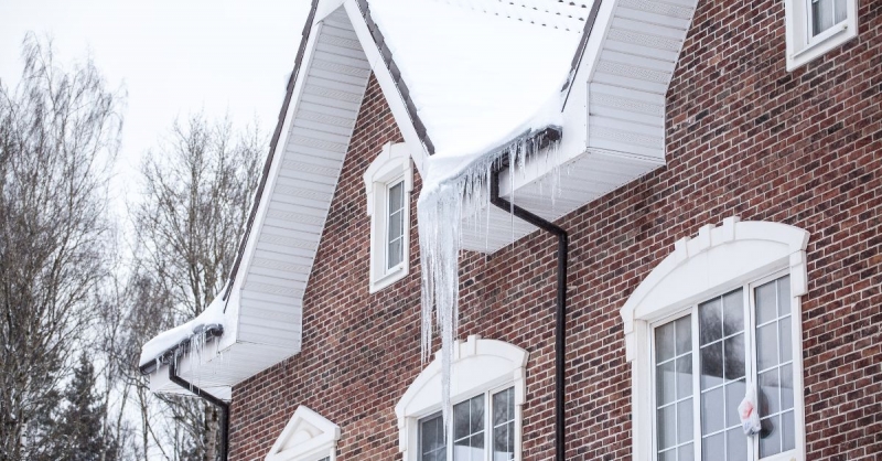 Preventing Ice Dams in Seamless Gutters